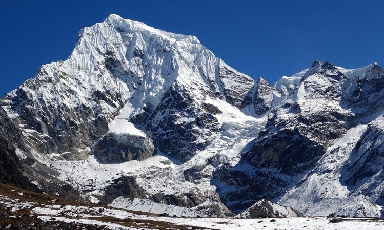 Easiest 6000 meter peaks in Nepal