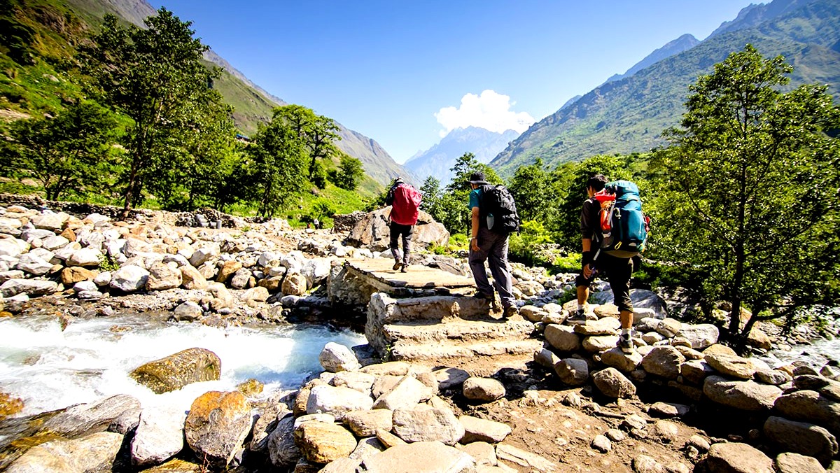 group trek nepal